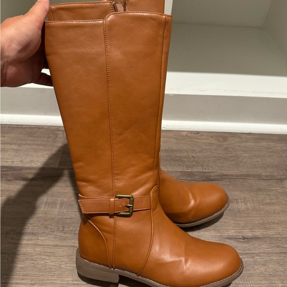 Tall boots - Picture 1 of 4